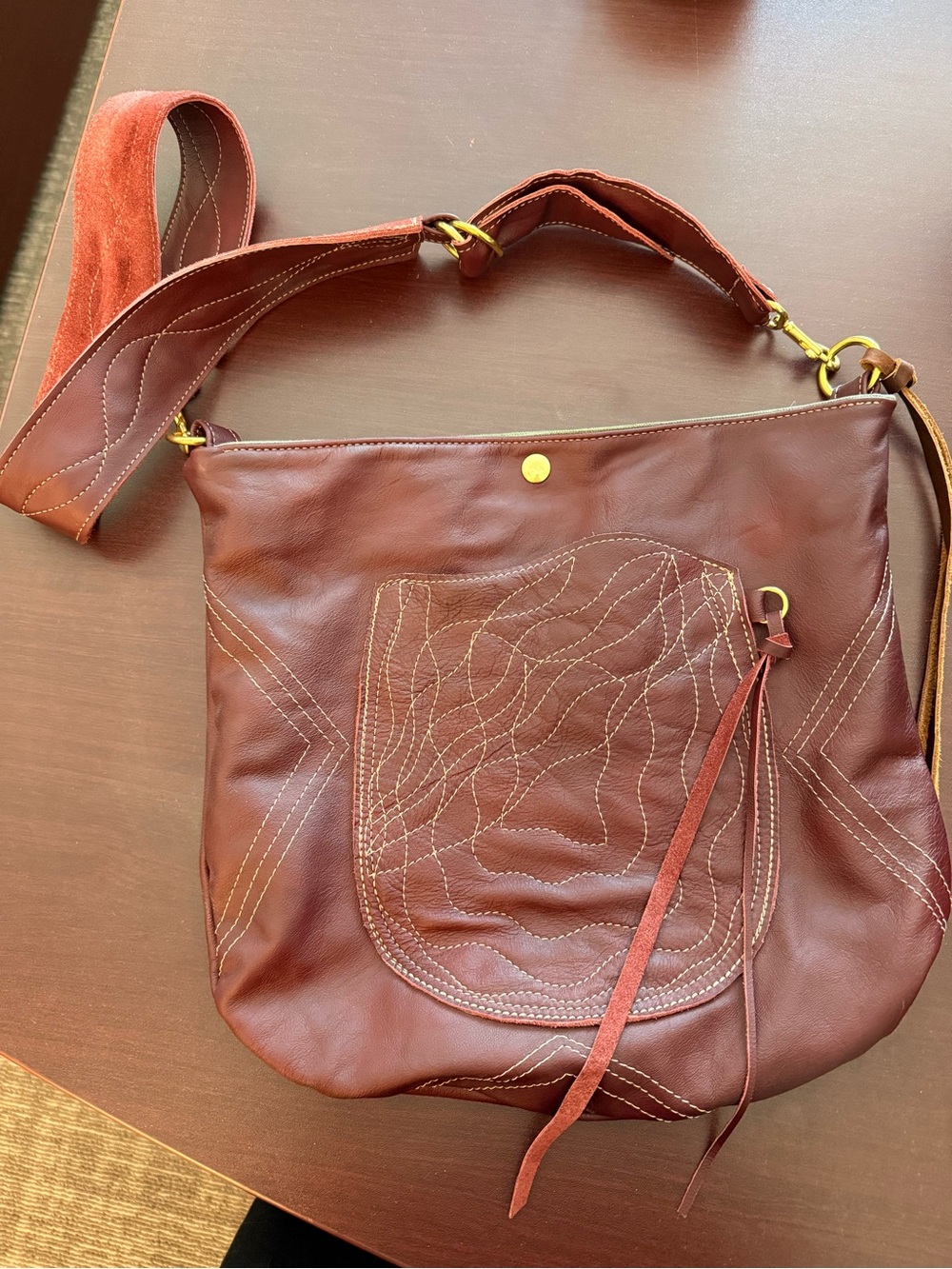 Women's Brown Leather Crossbody Bag with Contrast Stitching